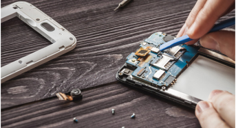 Are There Benefits of Shops for Cell Phone Repair Near Me?